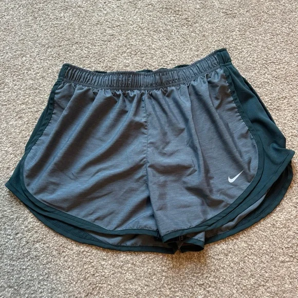 Women’s Nike Dri-Fit Running Shorts Bundle of 4 Shorts - Picture 4 of 9